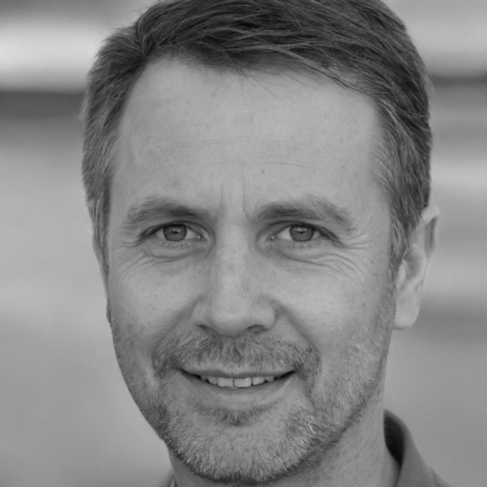 Investment education expert